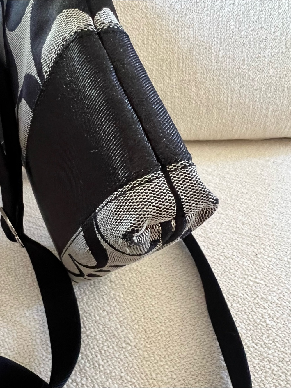 Coach Black and Cream Signature Crossbody Bag - Picture 6 of 7